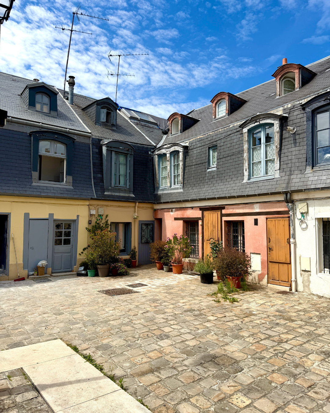 Saint-Louis Neighborhood