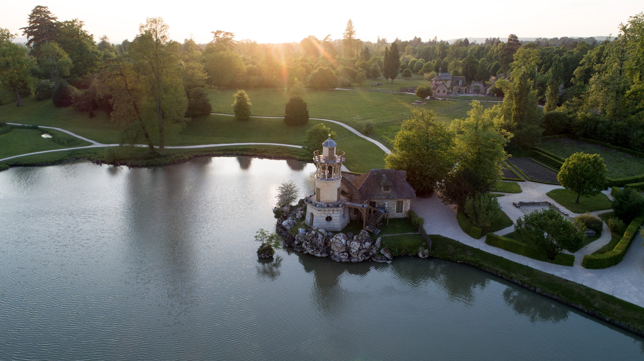 The Palace of Versailles and the Trianon Estate, the Grand Trianon, the Little Trianon, the Queen’s Hamlet, Marie-Antoinette, eat near the Palace, historic districts of Versailles