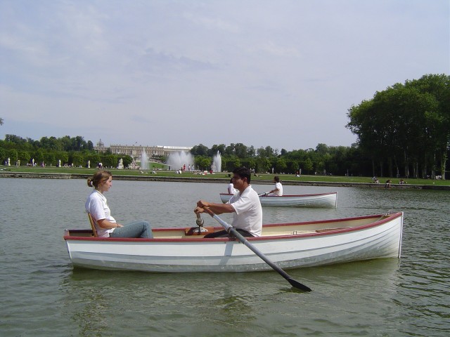 Couple dans une barque sur le Grand Canal du Château de Versailles
