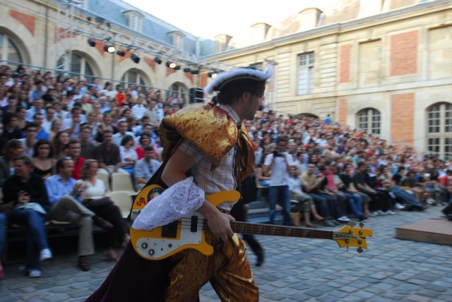 Concert de rock dans la Grande Écurie du Château de Versailles pendant la fête de la musique