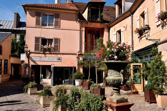 Boutiques du Quartiers des Antiquaires à Versailles