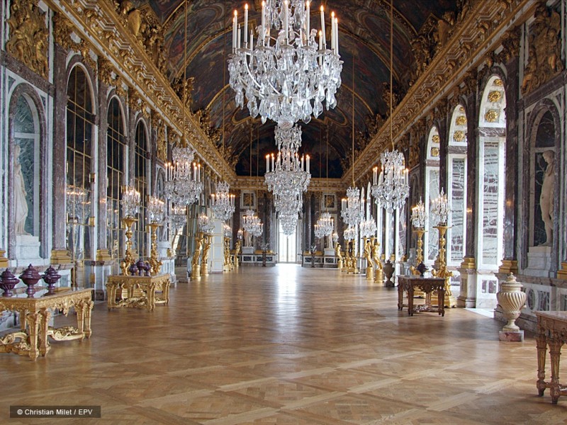Hall of Mirrors in the Palace of Versailles