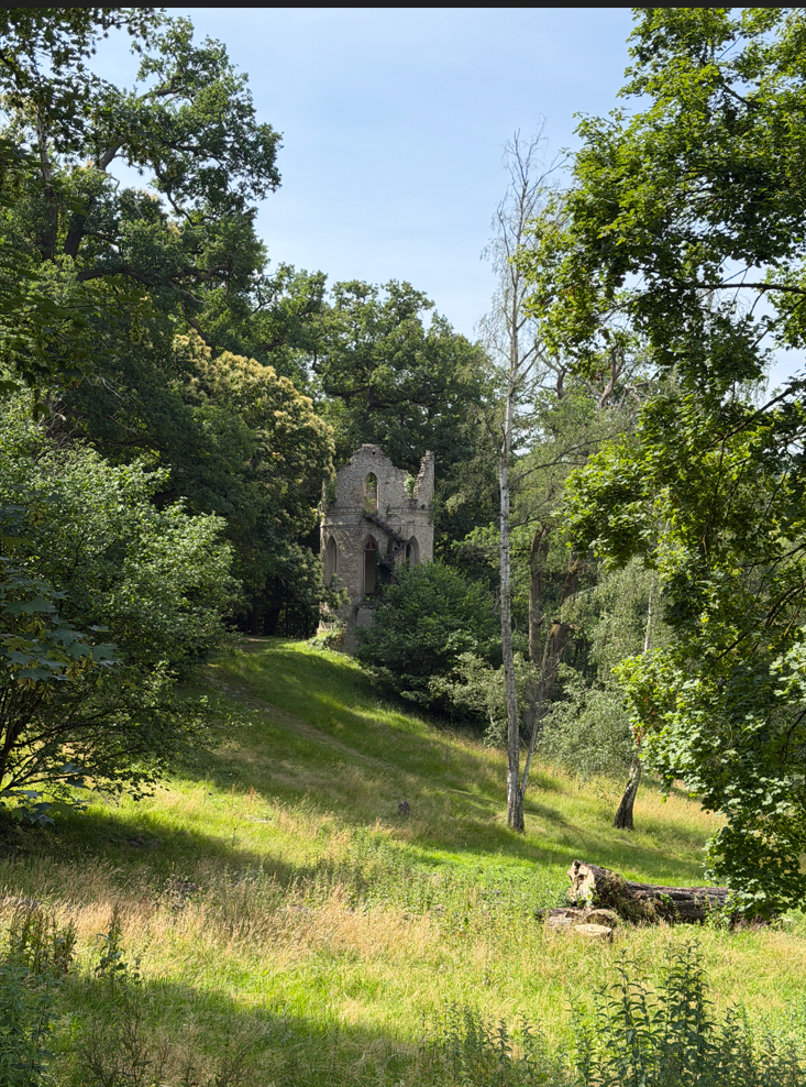 Parc de la Maison littéraire de Victor Hugo - © OT Versailles Grand Parc Journées Européennes du Patrimoine, Maison littéraire de Victor Hugo, Bièvre, Sur les traces des Misérables, Bièvres, Château des Roches, que faire vallée de la Bièvre, sortir à Paris, balade nature Versailles Grand Parc, jep 2026 Versailles - © OT Versailles Grand Parc