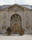 Le Carrosse du Sacre devant la Grande Ecurie
