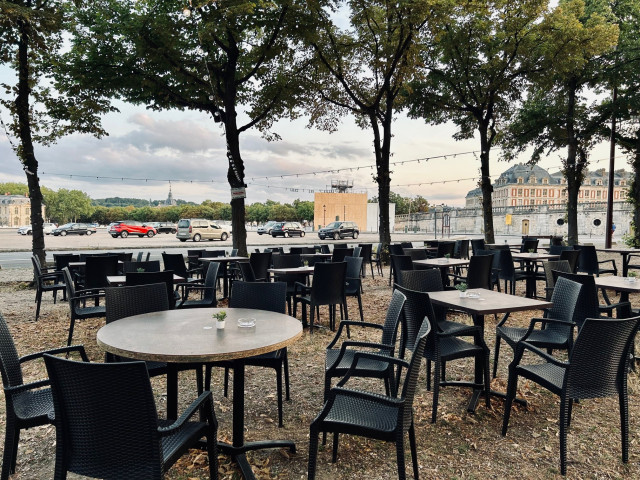 Chez Les Filles_Versailles