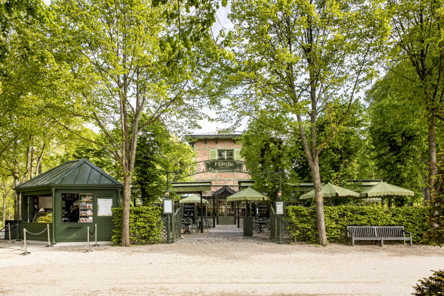 Restaurant La Flottille - © The Travel Buds Restaurant La Flottille