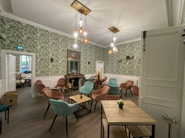 Chez Les Filles_Versailles