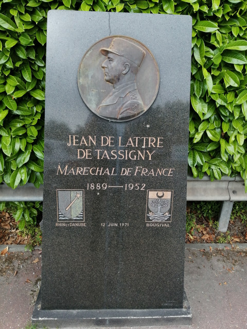 stèle commémorative