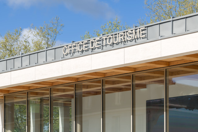 Office de Tourisme et des Congrès de Versailles Grand Parc - © Mairie de Versailles, Philippe Chiambaretta Office de Tourisme et des Congrès de Versailles Grand Parc
