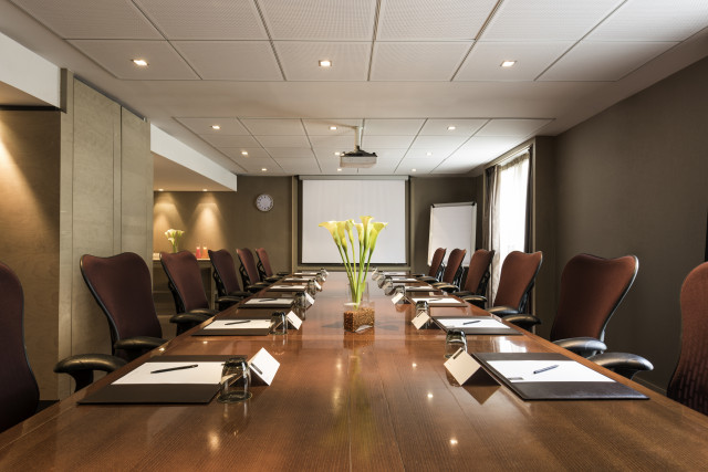 Salle de réunion - © Hôtel Le Louis Versailles Château - MGallery by Sofitel Salle de réunion