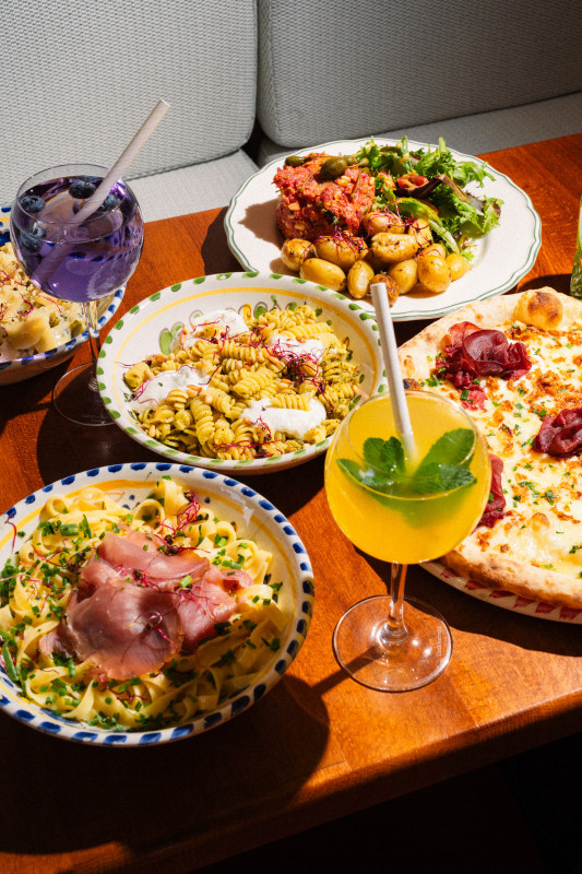 Riva Destra_Versailles - © Riva Destra Versailles Riva Destra_Versailles