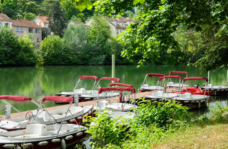 bateau électrique, balade sur la Seine, activité Bougival, que faire à Bougival, activité près de Paris, faire du bateau électrique à Paris, balade en bateau Paris, idée d'activité proche de Paris