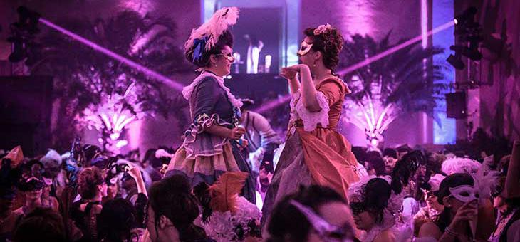  The Grand Masked Ball at Château de Versailles - Entertainment Motiv 