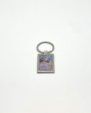  Porte-clé métal - Fillette au panier  souvenir bougival