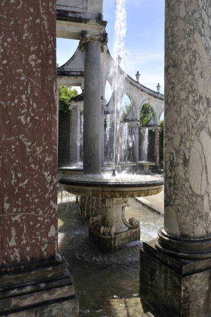 Bosquet de la Colonnade dans les jardins du Château de Versailles