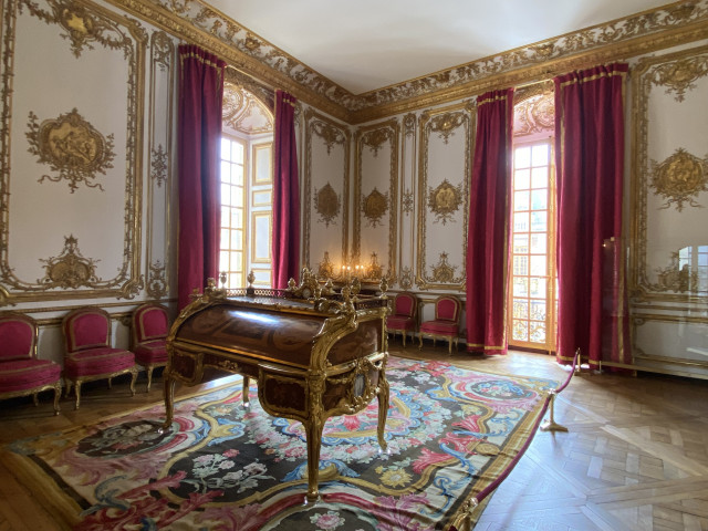 Le cabinet intérieur du roi - Château de Versailles - © Office de Tourisme et des Congrès de Versailles Grand Parc visite guidée château de versailles appartements privés des rois petits appartements louis xv 15 louis xvi 16 cabinet intérieur