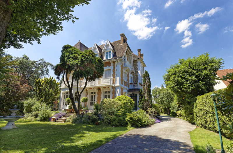 La Villa La Celle - Les Demoiselles à Versailles_La Celle-Saint-Cloud