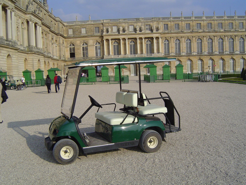 Electric golf cart - © Office de Tourisme de Versailles Electric golf cart