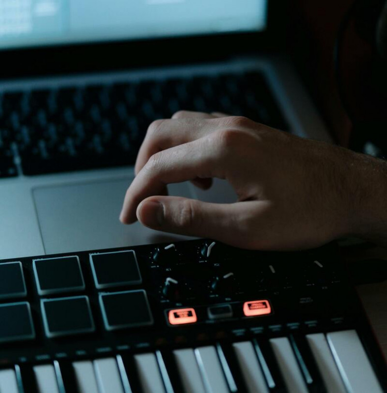 Médiathèque Ancienne Poste - Atelier synthétiseur et création musicale_Versailles