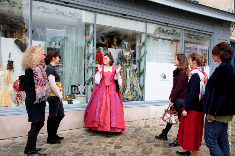 Rosine reine de la mode - © A. Nestora Rosine reine de la mode