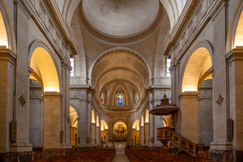 L'intérieur de l'église Notre-Dame L'intérieur de l'église Notre-Dame