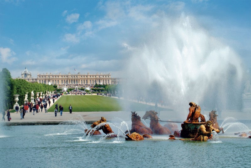 Musical Fountains Show - Gardens - Palace of Versailles