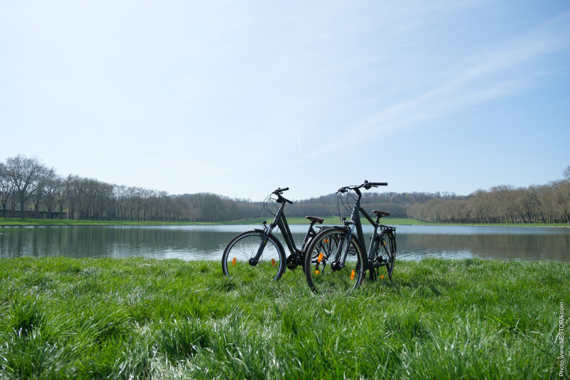 location de vélo Versailles Grand Parc bicyclette vélos bicyclettes château de versailles jouy en josas bièvre bièvres bougival nature